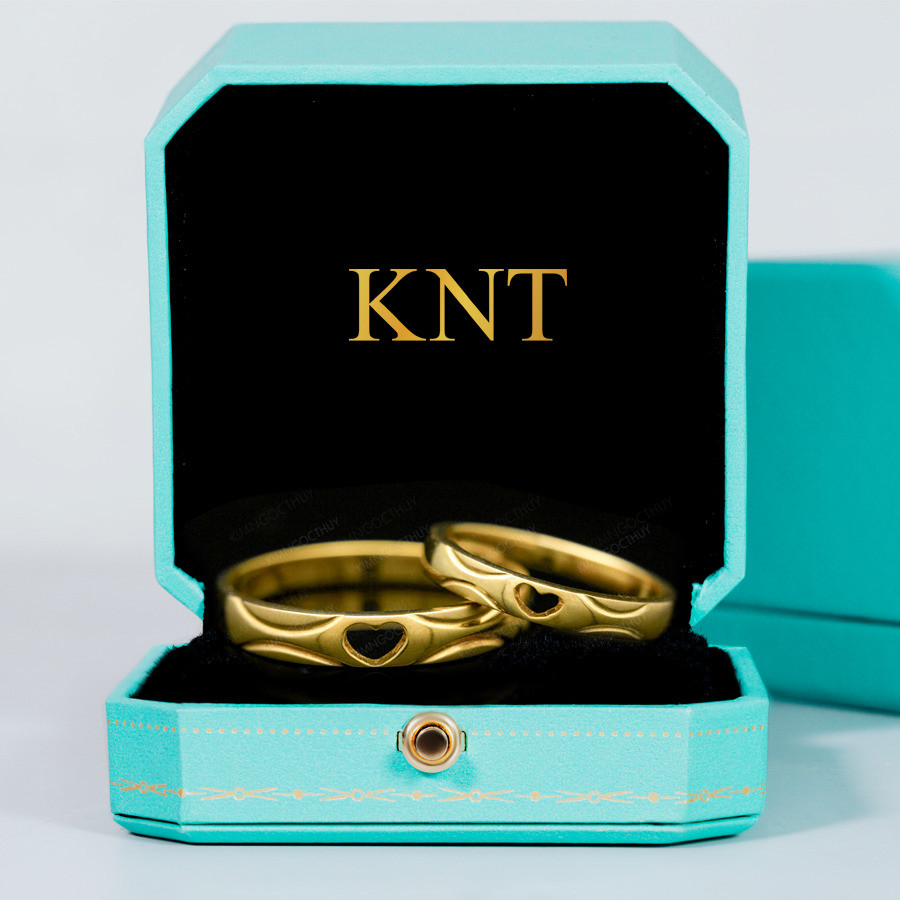 Nhẫn cưới A4 màu vàng vàng sang trọng và trắng tay