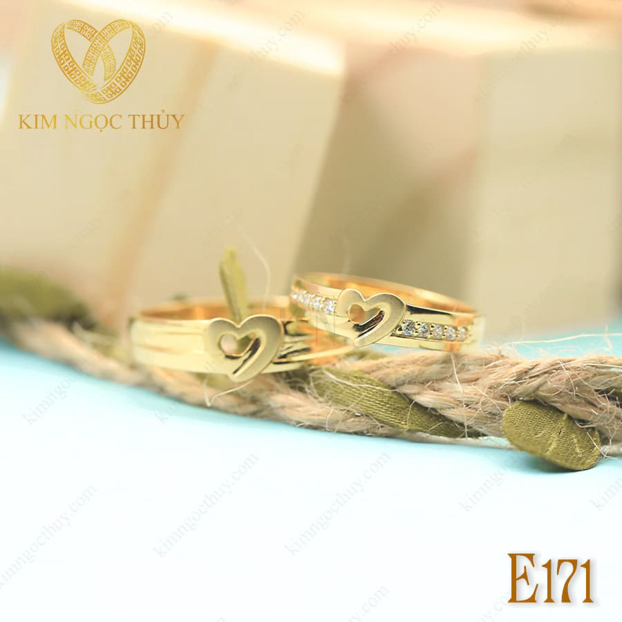 Nhẫn cưới E171 hình trái tim khắc độc đáo