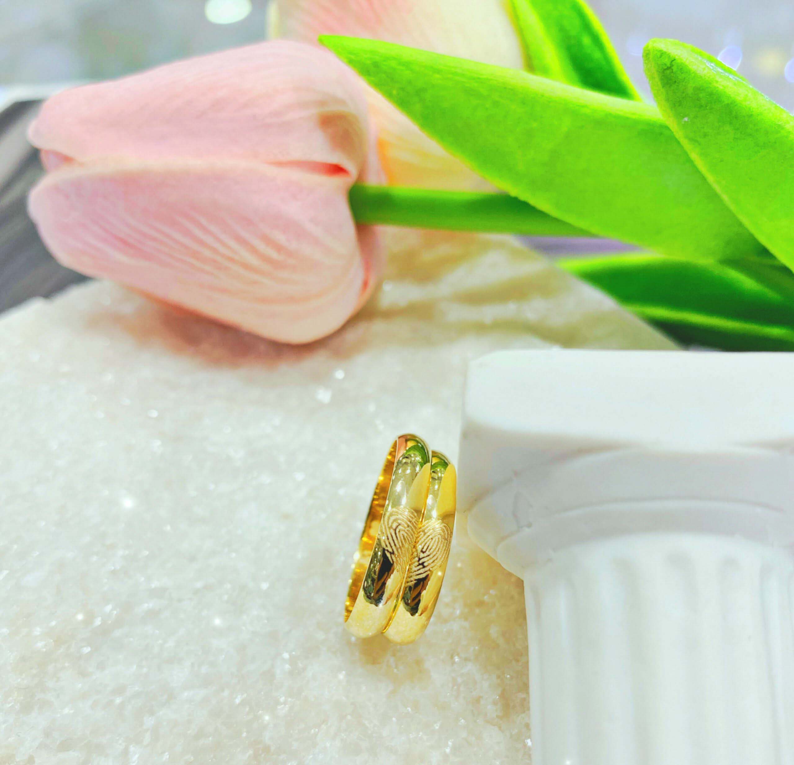 Nhẫn cưới T4 chạm khắc hoạ tiết vân tay độc đáo