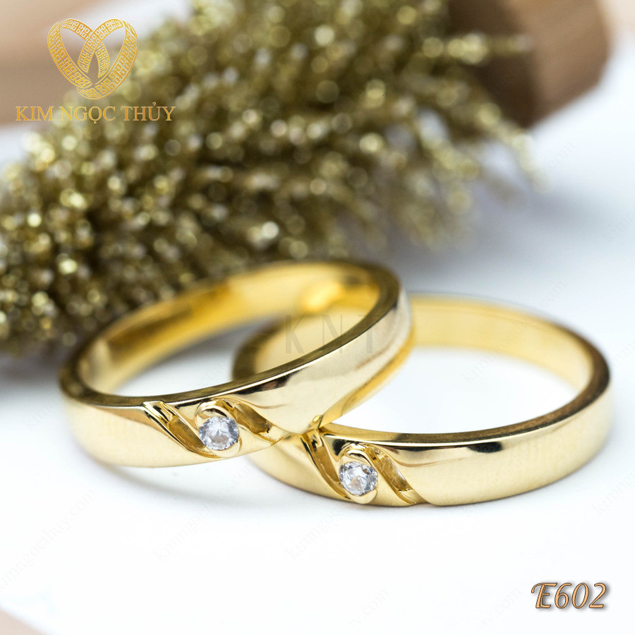 Nhẫn cưới E602 phù hợp với cặp đôi yêu thích sự tối giản