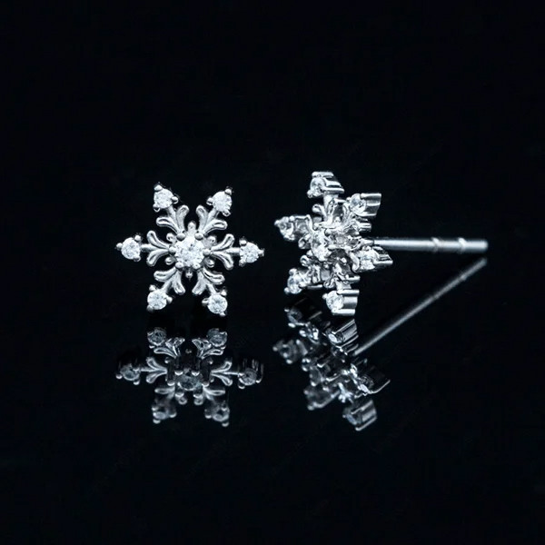 Bông tai B4 hình bông tuyết đính đá CZ, chất liệu vàng 10K sang trọng