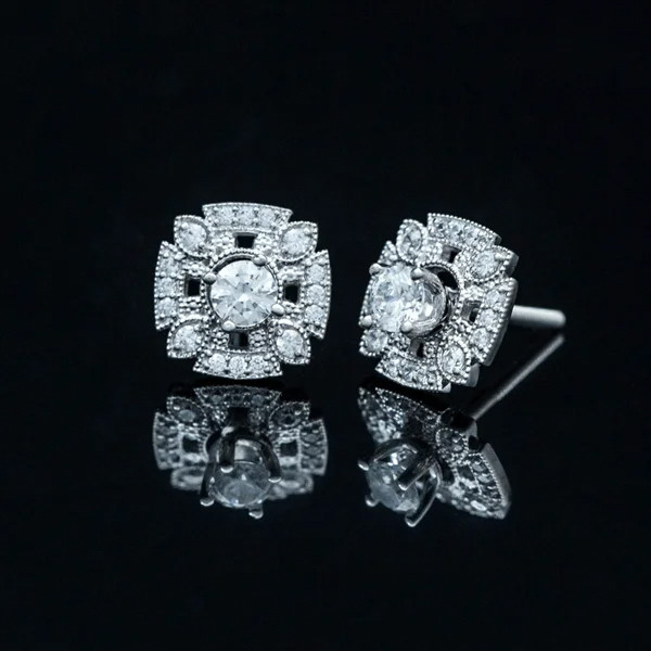 Bông tai B62 - PK21 có thiết kế hào quang, vàng trắng, đính đá.