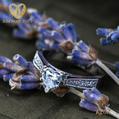Nhẫn đính hôn R207 thiết kế hiện đại và sang trọng
