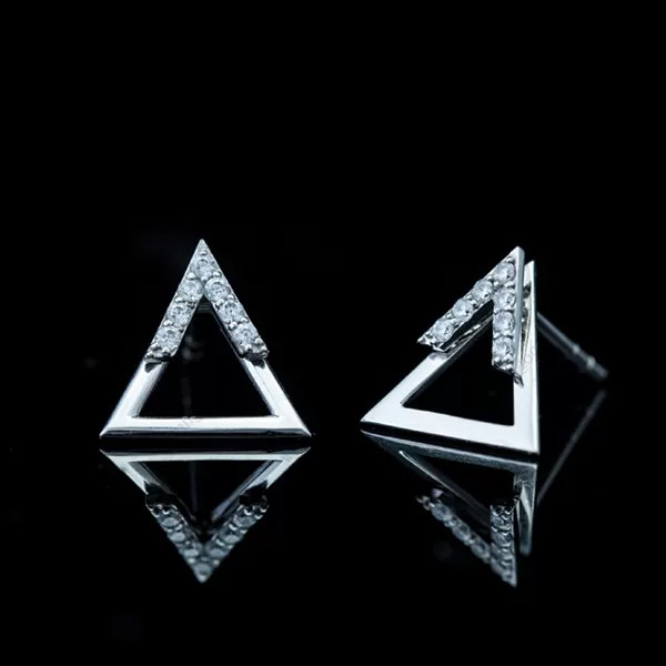 Bông tai B45 vàng 10K thiết kế hình tam giác, đính đá CZ