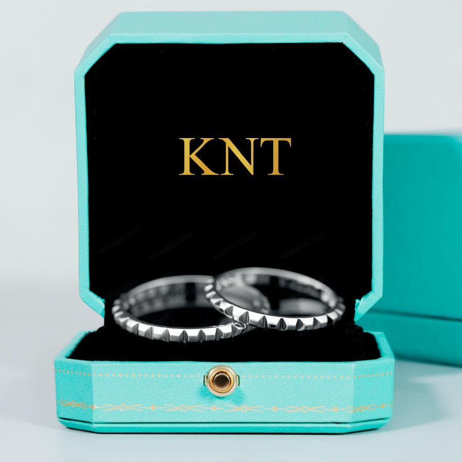 Nhẫn cặp CV15: Chất liệu vàng 10K, thiết kế độc đáo, trẻ trung