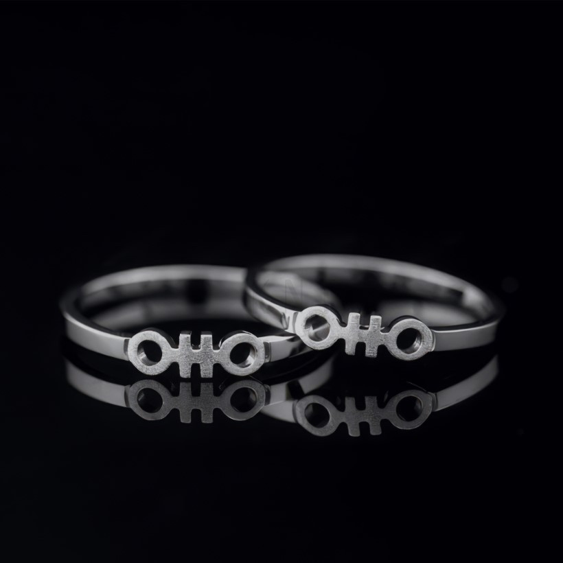 Nhẫn cặp CV2, thiết kế cổ điển, biến hóa độc đáo