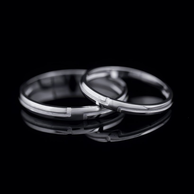 Nhẫn cặp vàng CV7 thiết kế kết hợp giữa cổ điển và hiện đại