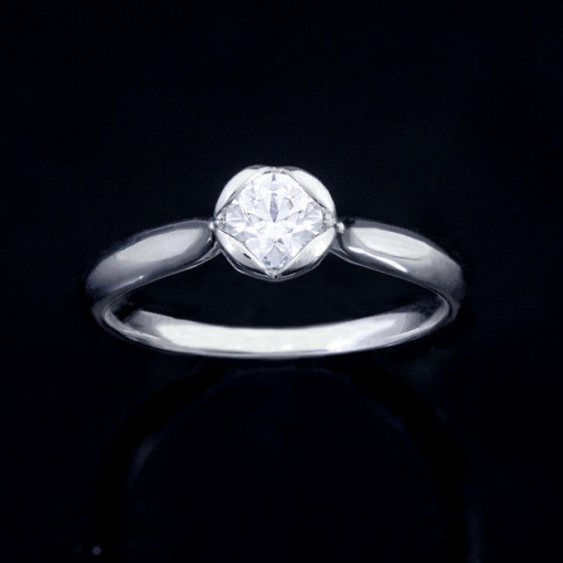 Nhẫn đính hôn R274 đai nhẫn uốn lượn độc đáo