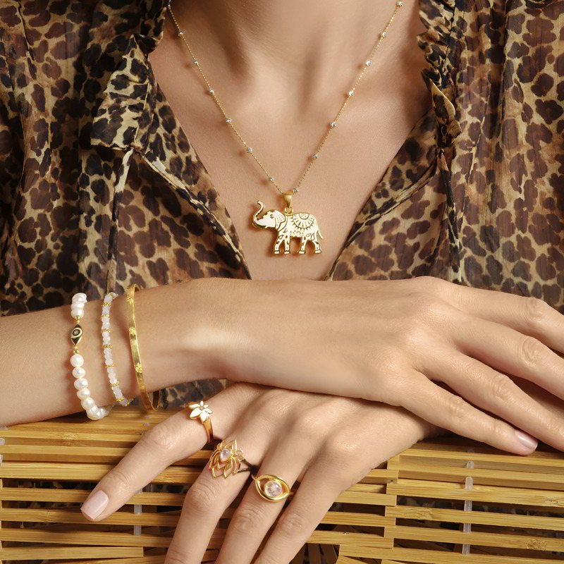 Trang sức vàng được cất giữ cẩn thận trong hộp chuyên dụng có lót vải mềm