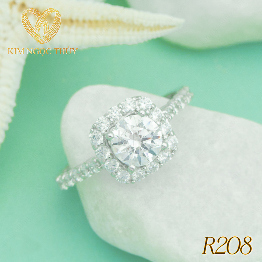 Nhẫn đính hôn R208 thiết kế halo đá chủ tròn viền đá tinh tế