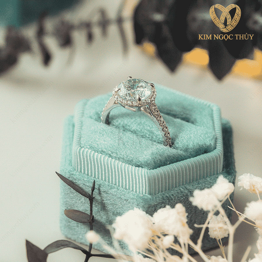 Nhẫn đính hôn DH14 thiết kế hiện đại đính đá chủ lớn lấp lánh