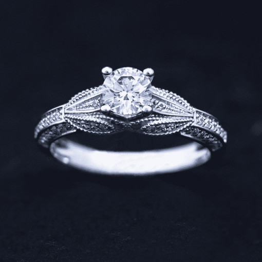 Nhẫn đính hôn R253 thiết kế chạm khắc tinh xảo và sang trọng