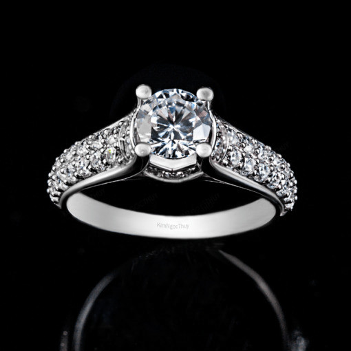 Nhẫn đính hôn R311 tôn lên vẻ đẹp thanh lịch cho quý cô