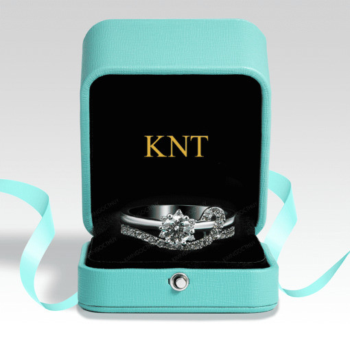 Nhẫn đính hôn R79 là món quà hoàn hảo cho ngày trọng đại