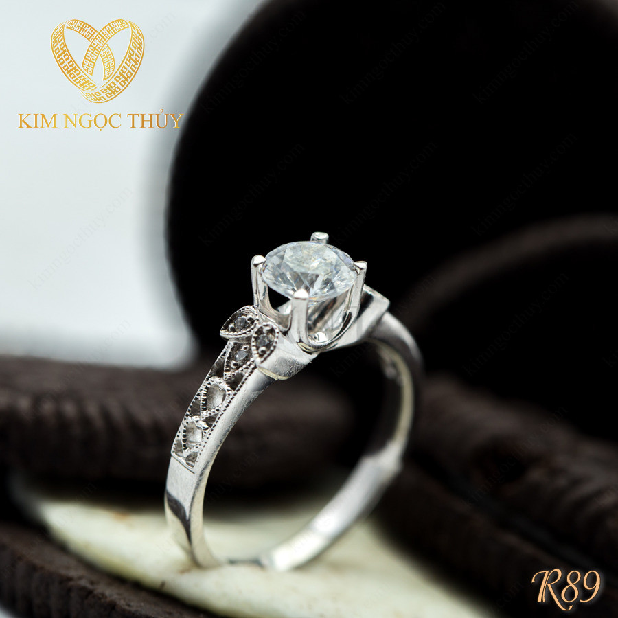 Nhẫn đính hôn R89 đá chủ lớn, hoạ tiết lá vintage tinh xảo