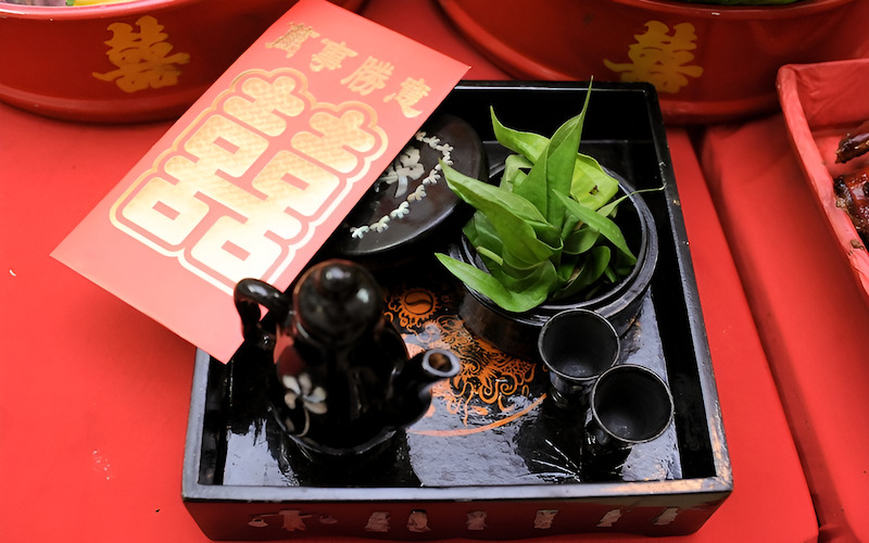 Số tiền cụ thể hoàn toàn phụ thuộc vào thỏa thuận hai gia đình, dựa trên sự bàn bạc cởi mở và phù hợp với điều kiện kinh tế của nhà trai