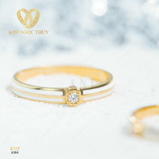 Nhẫn cưới A164 vàng trắng, thiết kế tinh xảo, có đính hột