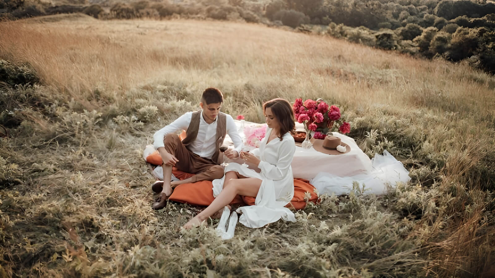 Phương tiện di chuyển là một phần hậu cần quan trọng cần được lên kế hoạch và sắp xếp chu đáo