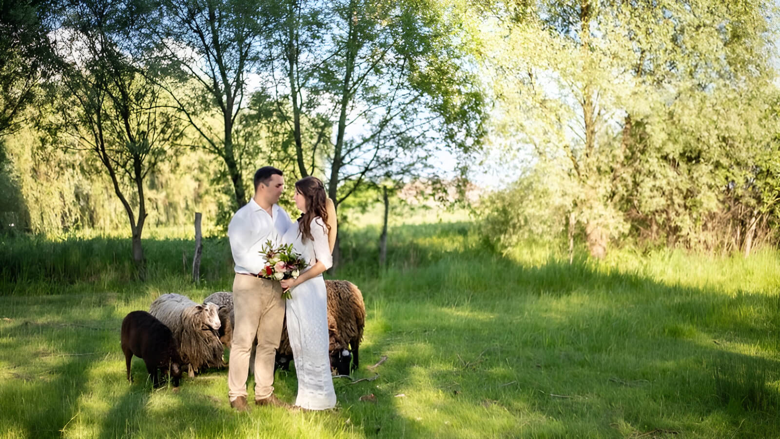 Sự khác biệt về quan điểm giữa thế hệ bố mẹ và cặp đôi trong việc tổ chức đám cưới ở quê là điều khá phổ biến