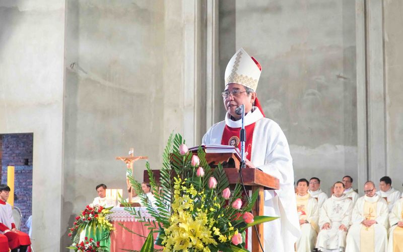 Linh mục sẽ chia sẻ bài giảng, giúp mọi người hiểu rõ hơn về ý nghĩa của hôn nhân và tình yêu