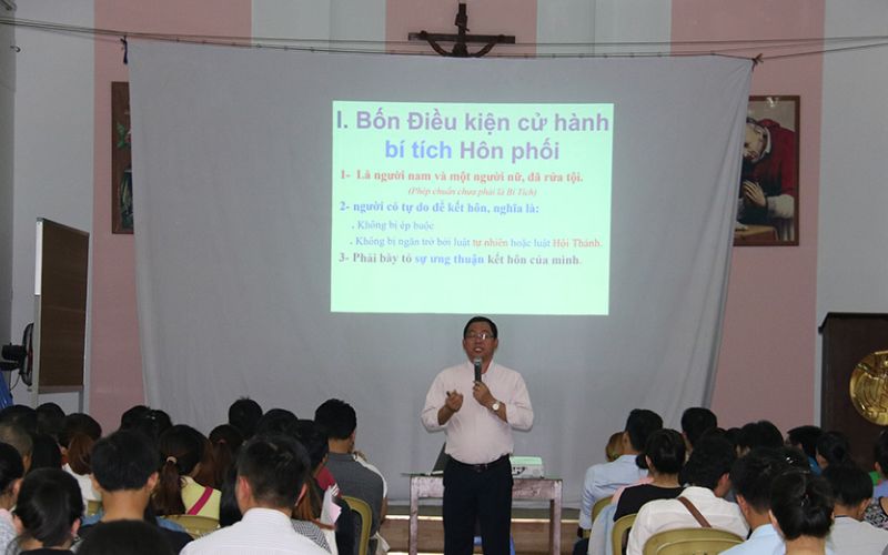 Khóa học giáo lý hôn nhân là một phần bắt buộc đối với các cặp đôi Công giáo trước khi kết hôn