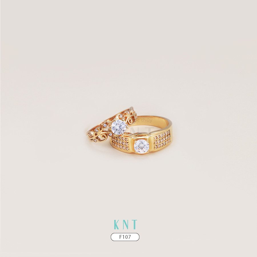 Nhẫn cưới F107 thiết kế uốn lượn nữ tính ở nhẫn nữ