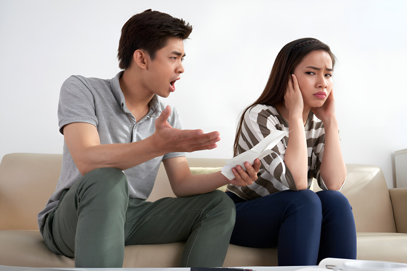 Theo dân gian, phạm Hoang Ốc gây bất hòa, lục đục.