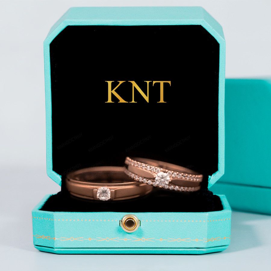 Nhẫn cưới J74 đường nét chạm khắc tinh tế và sắc nét