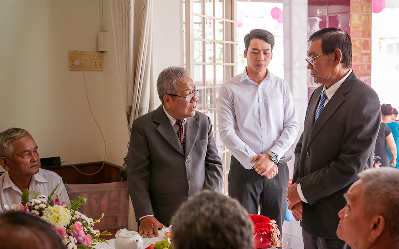 Việc nhà trai chuẩn bị lễ vật chu đáo và mang sang nhà gái thể hiện sự tôn trọng sâu sắc đối với gia đình nhà gái và cô dâu tương lai