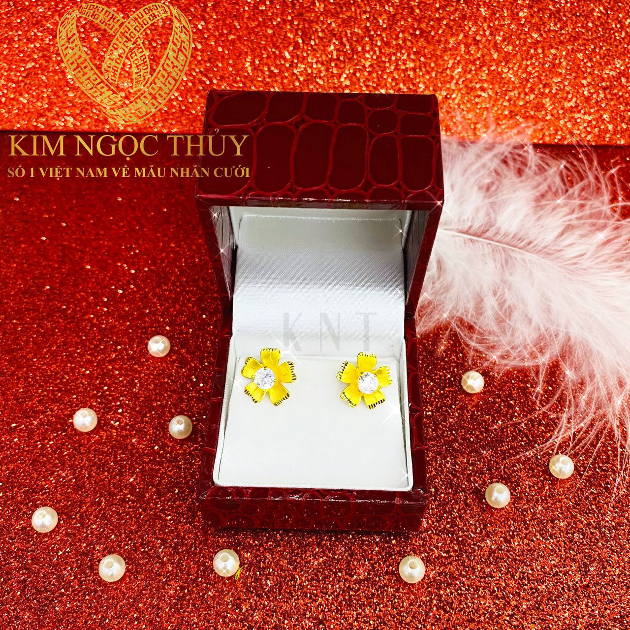 Bông tai cưới hoa mai 1 hột trắng: Thiết kế tinh xảo, đính hột trắng lấp lánh