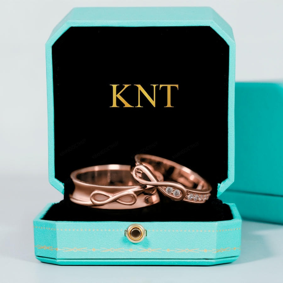Nhẫn cưới A171 Kim Ngọc Thủy, thiết kế dấu vô cực, nhẫn nam trơn, nhẫn nữ đính đá