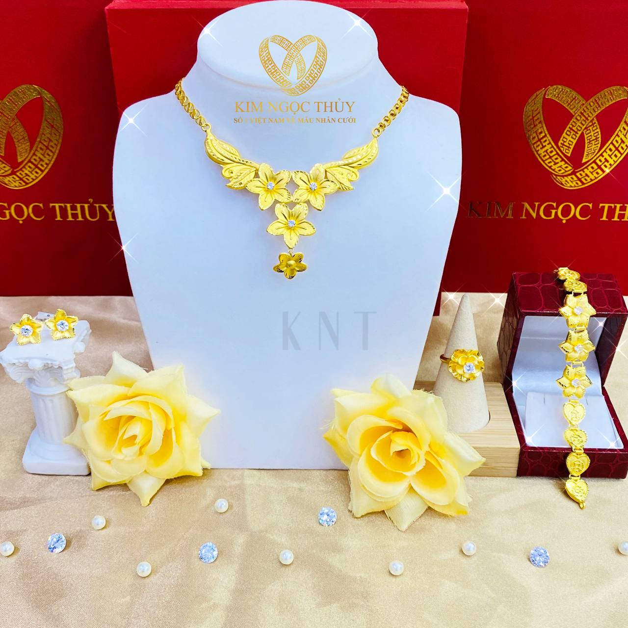 Bộ trang sức cưới 6.5 chỉ, nữ trang cưới vàng 24K thiết kế tinh xảo