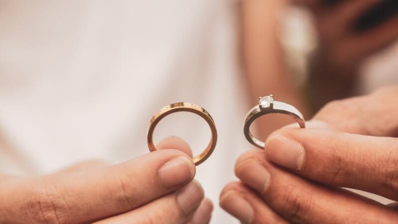Bạn hãy tìm hiểu về các kiểu dáng và chất liệu nhẫn phù hợp với sở thích