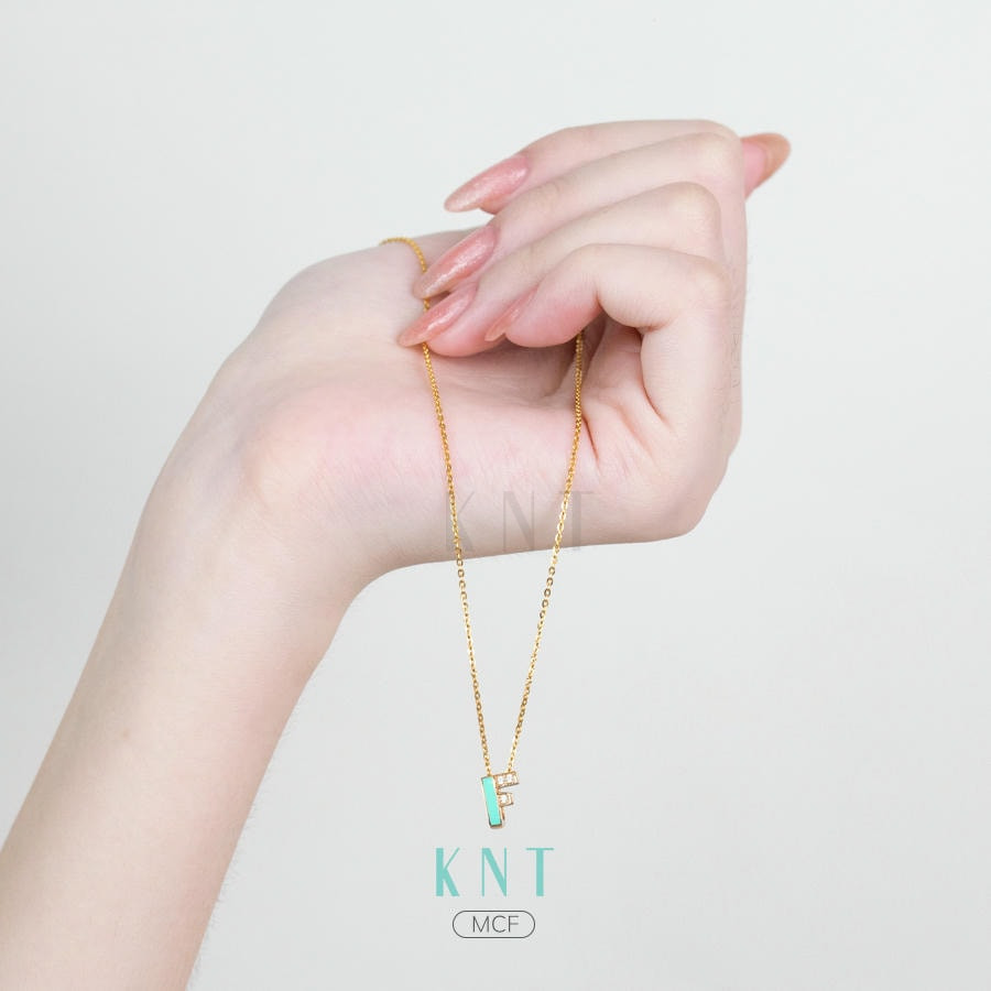 Sở hữu mặt dây chuyền Sea La Vie chữ F độc đáo từ Kim Ngọc Thủy