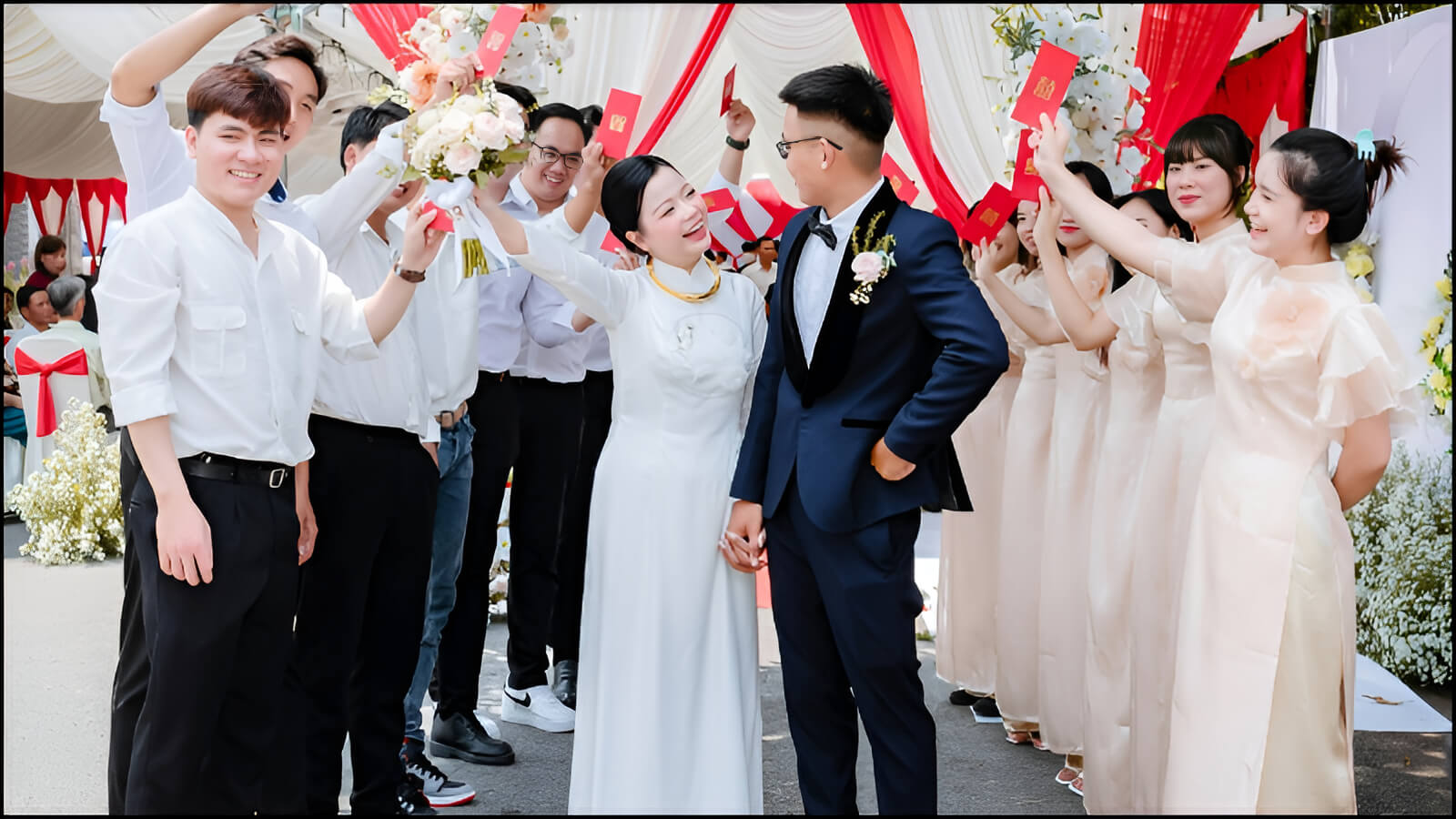 Lễ thành hôn là buổi tiệc mừng để hai gia đình thông báo với họ hàng