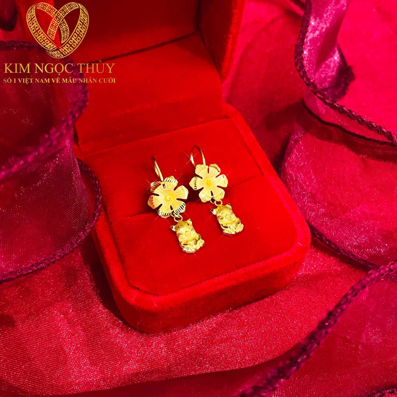 Bông tai móc cân 5 phân: Nhẹ nhàng, tinh tế, chất li