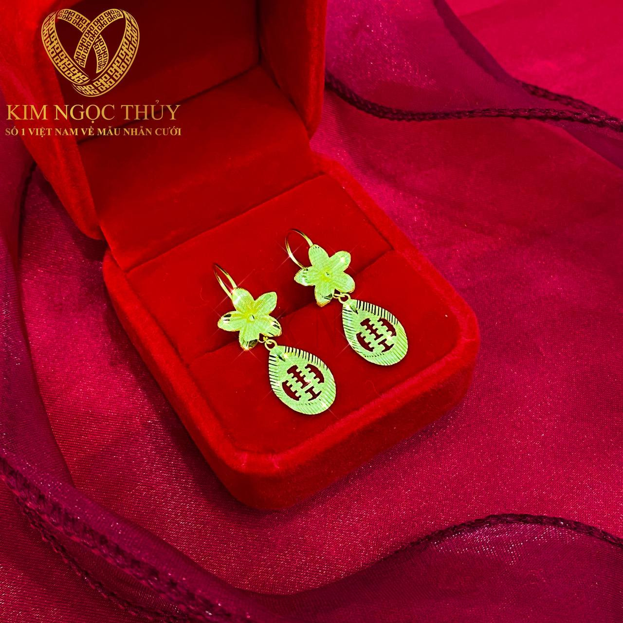 Bông tai móc cân vàng 5 phân Kim Ngọc Thủy: Thiết kế truyền thống, chất liệu vàng bền đẹp