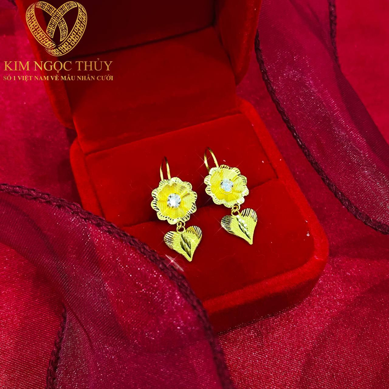 Bông tai móc cân 5 phân từ Kim Ngọc Thủy: Thiết kế đơn giản, thanh lịch