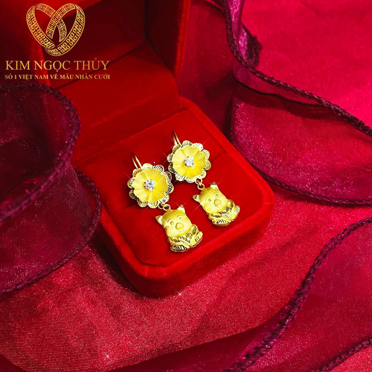 Thiết kế đơn giản nhưng không kém phần tinh tế của bông tai móc 5 phân