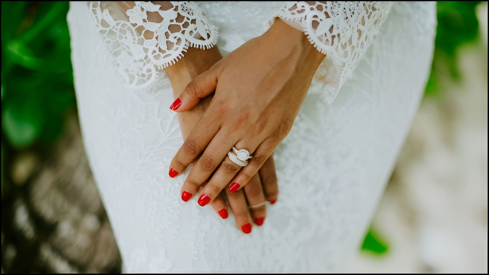 Nhẫn cưới là biểu tượng cho sự bền vững, sang trọng và may mắn trong hôn nhân