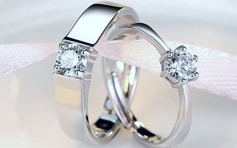Nhẫn cưới bạch kim với thiết kế cao cấp, bền bỉ theo thời gian
