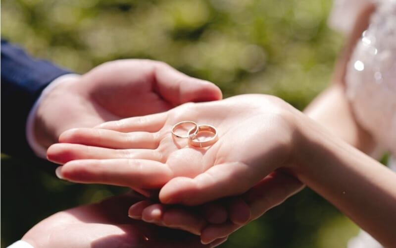 Hướng dẫn bảo quản nhẫn cưới đúng cách