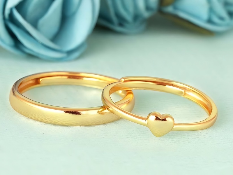 Nhẫn trơn là biểu tượng cho tình yêu chân thành và sự gắn kết vĩnh cửu.