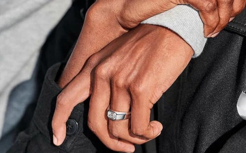 Một chiếc nhẫn nam tinh tế sẽ là điểm nhấn hoàn hảo giúp bạn khẳng định gu thẩm mỹ và chất riêng của mình
