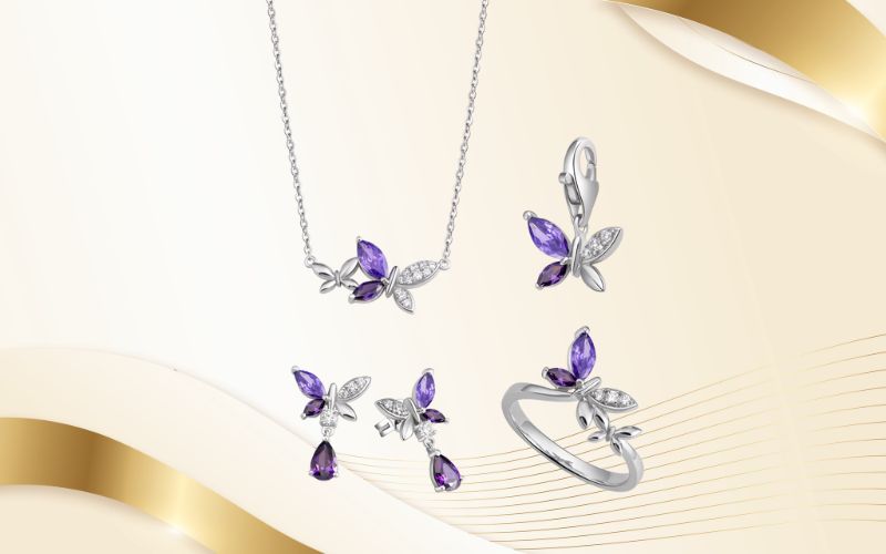 Ruby, sapphire, emerald, thạch anh, amethyst, topaz... là những loại đá quý, đá bán quý được ưa chuộng để chế tác trang sức