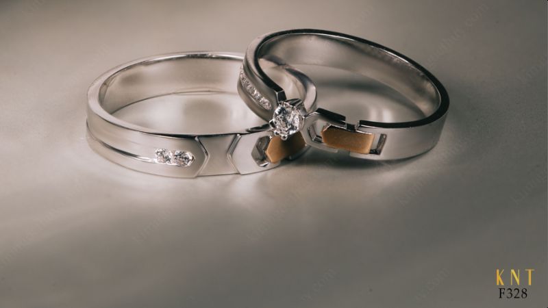 Các loại bia sáng màu có chứa axit nhẹ và các enzyme có khả năng làm sạch các vết xỉn màu trên bạc