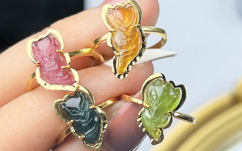 Theo quan niệm phong thủy, nhẫn hồ ly bị nứt vỡ có thể là điềm báo không tốt