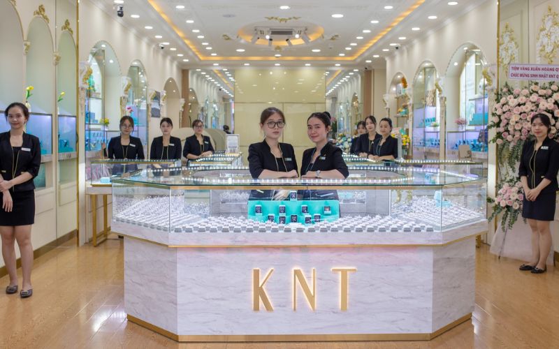 Bạn có thể lựa chọn Kim Ngọc Thuỷ để mua các sản phẩm trang sức uy tín, chất lượng