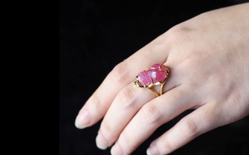 Theo quan niệm phong thủy, nhẫn Tỳ Hưu bị vỡ là một điềm báo không tốt