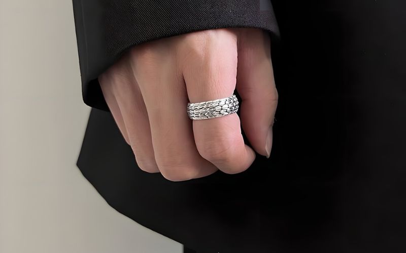 Nhẫn vector: Vẻ đẹp mạnh mẽ, độc đáo và đầy cá tính cho phong cách riêng.